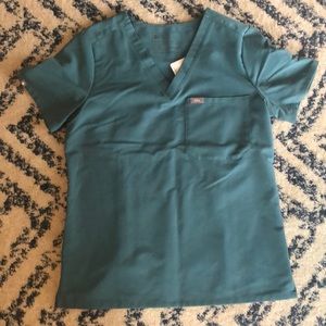 NWT Figs Brand Catarina One Pocket Scrub Top in Rare Hydrogreen Color, Size S